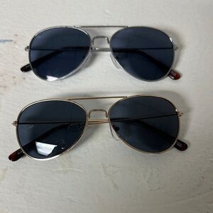 Classic Aviator Sunglasses - Silver and Gold